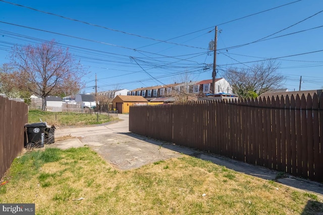 view of yard featuring fence