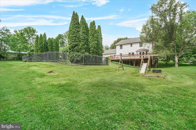 3903 Thrasher Ct, Monrovia, MD 21770 - view of yard with a deck