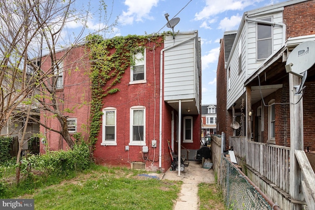 804 W King St, York, PA 17403 - back of property featuring fence and brick siding