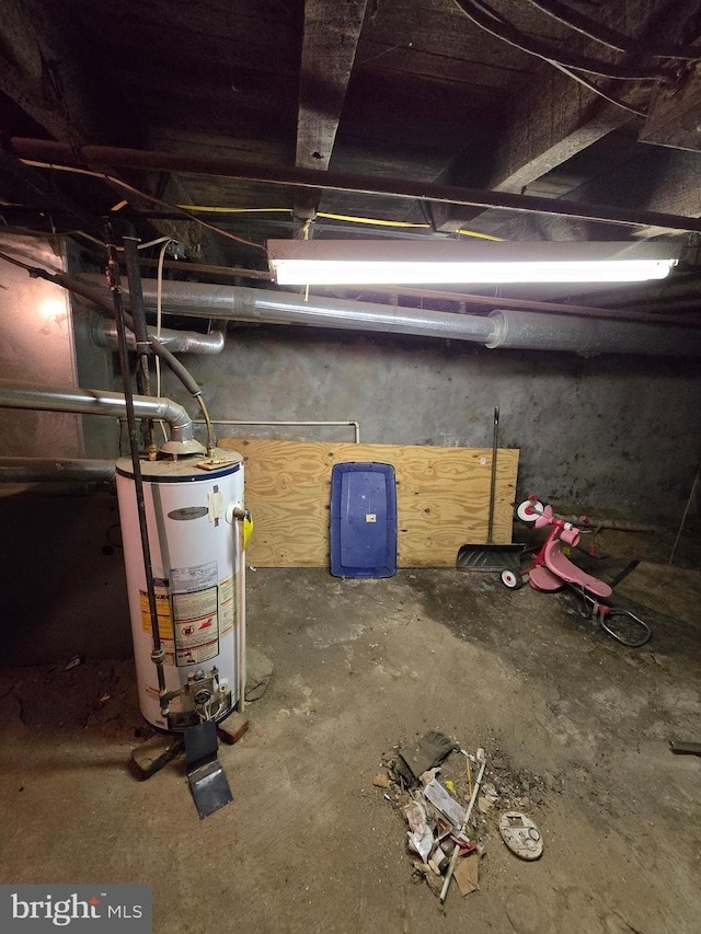 5133 Reno St, Philadelphia, PA 19139 - unfinished below grade area with gas water heater
