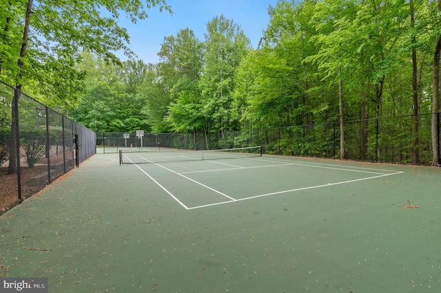 7820 Elsinore Dr, Manassas, VA 20112 - view of sport court featuring fence