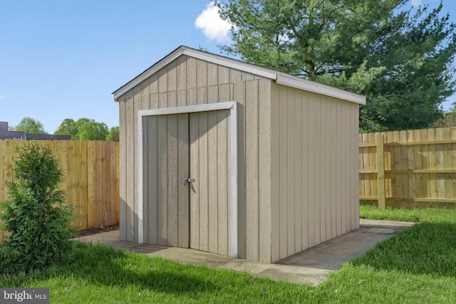 2124 Weber Dr, District Heights, MD 20747 - view of shed featuring a fenced backyard