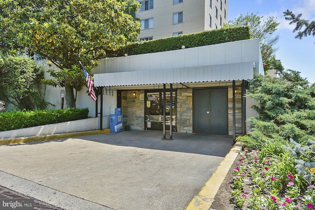 10401 Grosvenor Pl Unit 825, Rockville, MD 20852 - exterior space