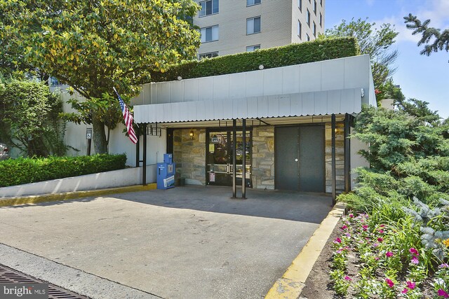 10401 Grosvenor Pl Unit 825, Rockville, MD 20852 - exterior space