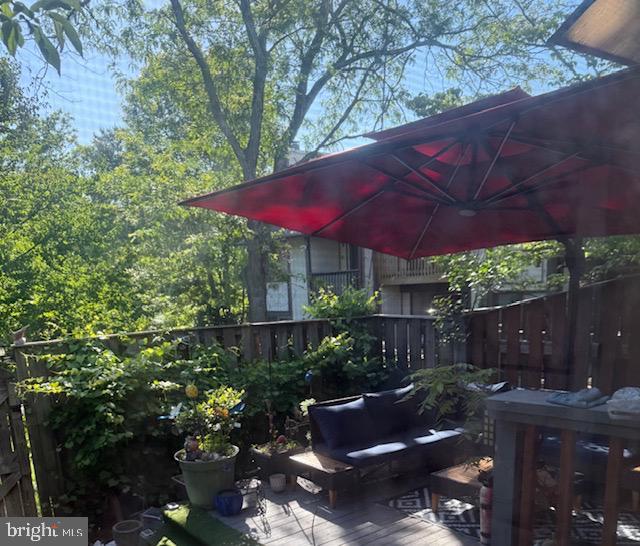 18413 Stone Hollow Dr, Germantown, MD 20874 - wooden deck with fence