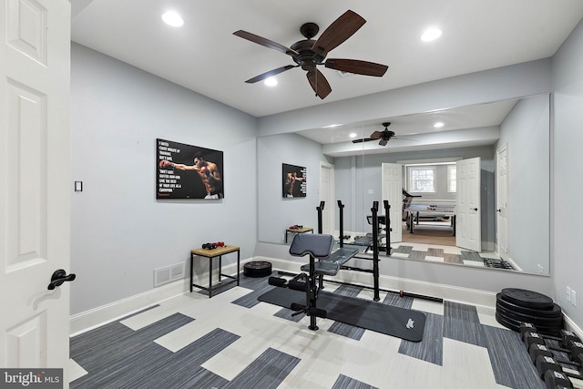 workout room featuring a ceiling fan, recessed lighting, and baseboards
