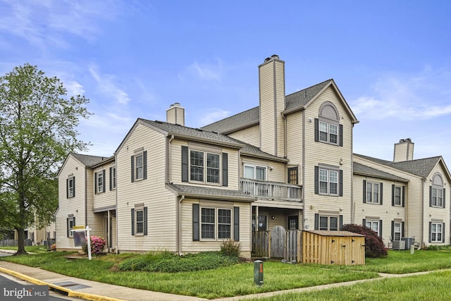10519 Stonington Ln, Manassas, VA 20109 - exterior space featuring a lawn