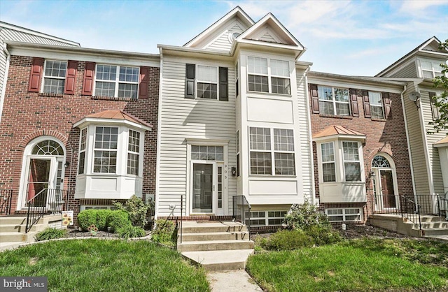 multi unit property featuring entry steps