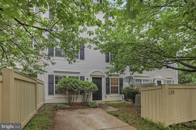 159 Heathfield Dr, Frederick, MD 21702 - view of front facade with fence