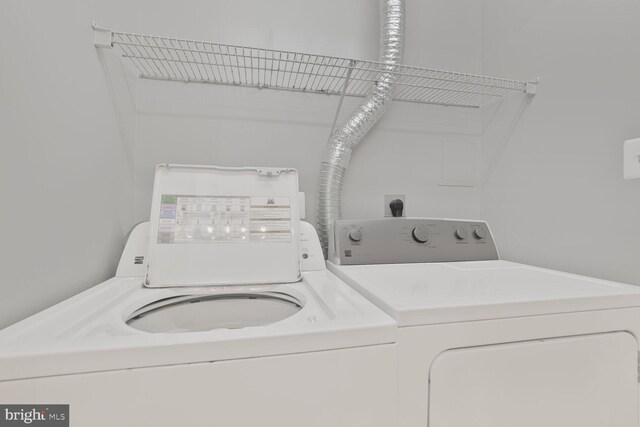 159 Heathfield Dr, Frederick, MD 21702 - laundry area featuring washing machine and dryer