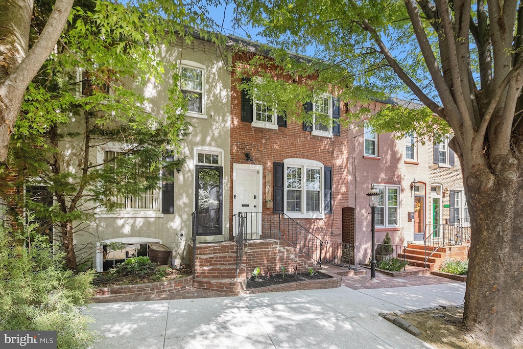1607 N Jackson St, Wilmington, DE 19806 - multi unit property featuring brick siding