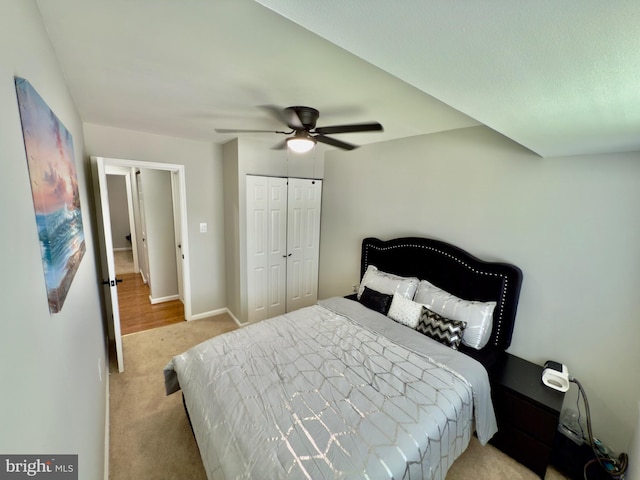218 Stevenson Sq, Alexandria, VA 22304 - bedroom featuring light colored carpet, a closet, and a ceiling fan