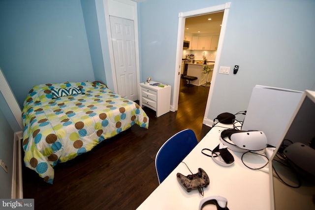 4225 Americana Dr Unit 4225A, Annandale, VA 22003 - bedroom with recessed lighting, a sink, wood finished floors, and a closet
