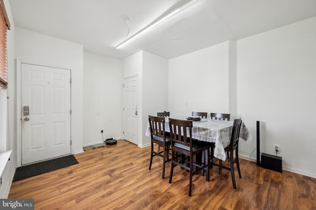 2 Underwood Ct, Burlington, NJ 08016 - dining area featuring wood finished floors and baseboards