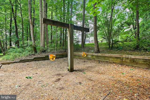 7098 Garden Walk, Columbia, MD 21044 - view of yard