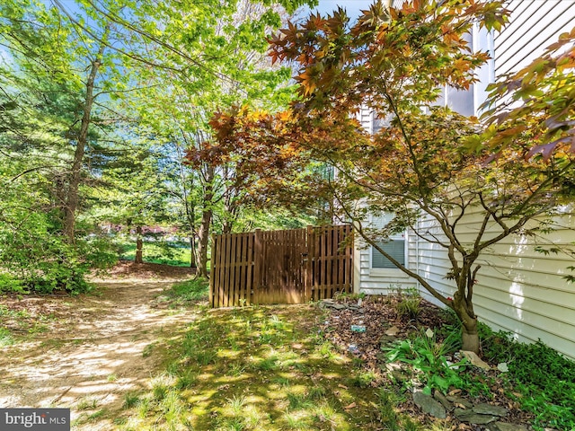 109 Rock Creek Ct, Frederick, MD 21702 - view of yard featuring fence