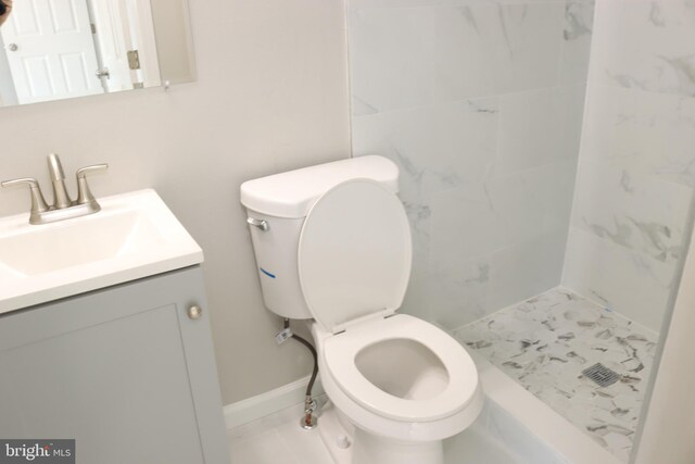 1029 Kings Ct, Herndon, VA 20170 - full bath with a stall shower, vanity, and toilet