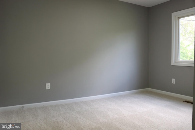 1029 Kings Ct, Herndon, VA 20170 - empty room with light carpet, baseboards, and visible vents