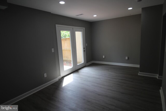 1029 Kings Ct, Herndon, VA 20170 - spare room featuring baseboards, dark wood finished floors, and recessed lighting