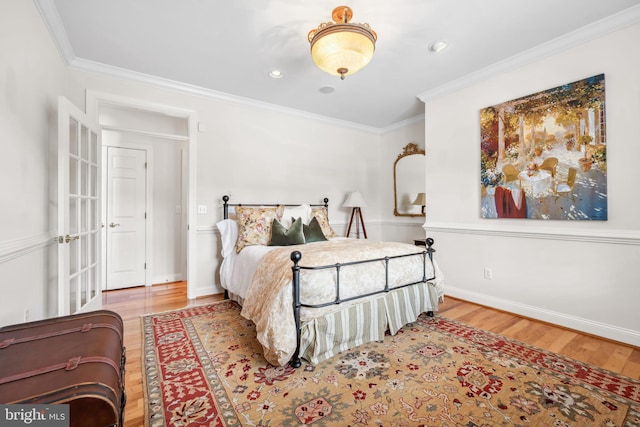 13543 Rustling Oaks Dr, Wye Mills, MD 21679 - bedroom with wood finished floors, crown molding, baseboards, and recessed lighting