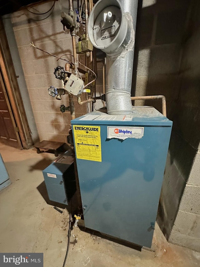 1222 Hoff Rd, Hanover, PA 17331 - utilities featuring a heating unit