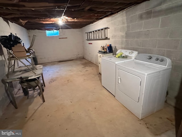 1222 Hoff Rd, Hanover, PA 17331 - laundry room featuring laundry area and washer and clothes dryer