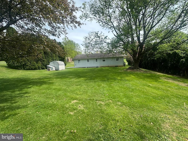 1222 Hoff Rd, Hanover, PA 17331 - view of yard with a storage shed and an outdoor structure