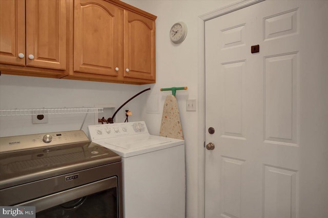 18 Lantern Ln, Shippensburg, PA 17257 - laundry room with separate washer and dryer and cabinet space