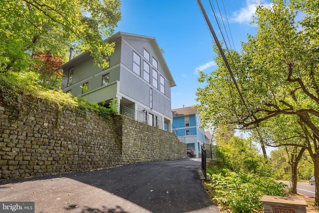 view of side of property
