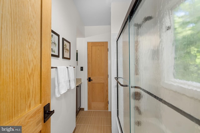 2621 S Arlington Ridge Rd, Arlington, VA 22202 - full bath featuring tile patterned flooring and enclosed tub / shower combo