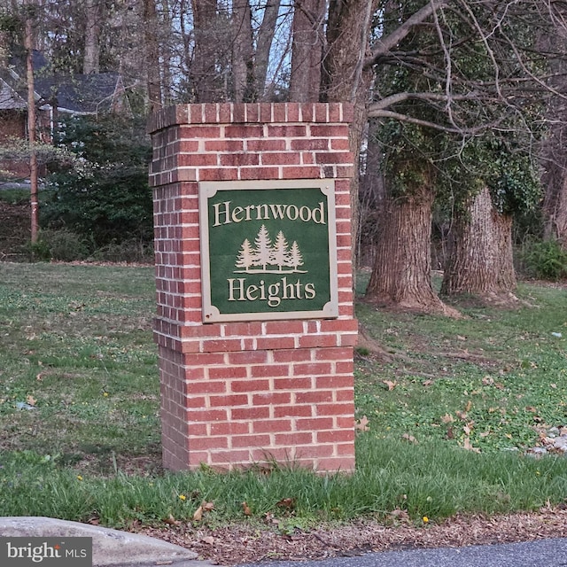view of community / neighborhood sign