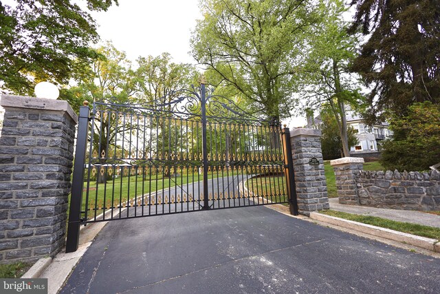 2203 N Grant Ave, Wilmington, DE 19806 - view of gate