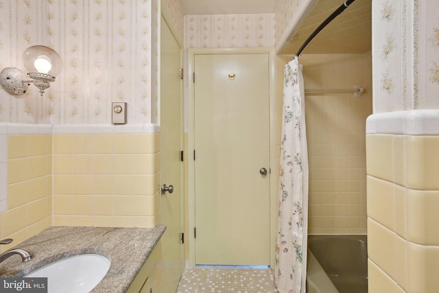 5537 Eldorado Sharptown Rd, Rhodesdale, MD 21659 - full bath featuring wallpapered walls, shower / bath combo, and vanity