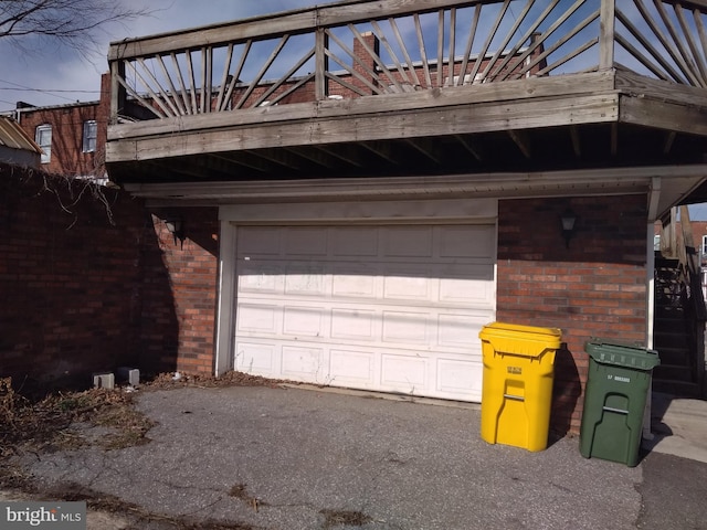 515 Wood St, Baltimore, MD 21225 - view of garage
