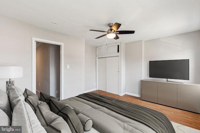 1720 Alter St, Philadelphia, PA 19146 - bedroom featuring baseboards, a ceiling fan, wood finished floors, and a closet
