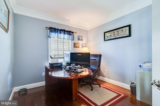 office with baseboards, ornamental molding, and wood finished floors