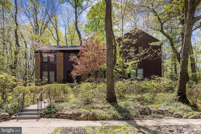 view of front of property