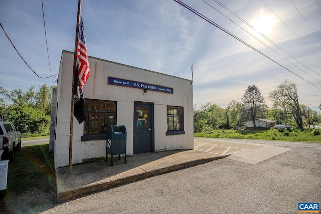 551 Bremo Rd, Bremo Bluff, VA 23022 - view of property featuring uncovered parking