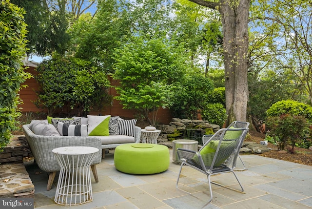2006 Scroggins Rd, Alexandria, VA 22302 - view of patio