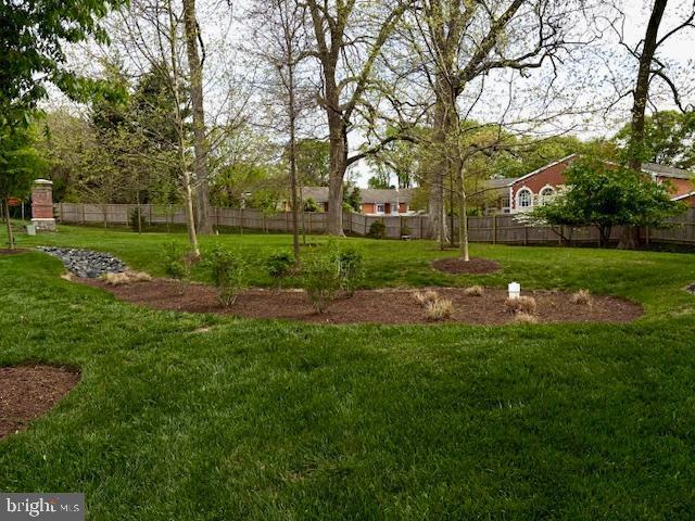 57 Primrose Hill Ln, Annapolis, MD 21403 - view of yard featuring fence