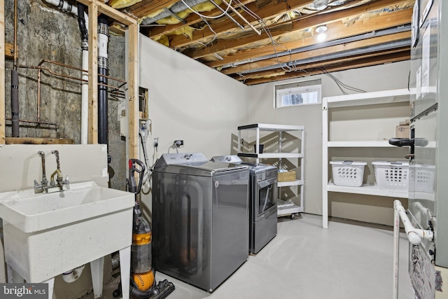 7112 Bonniemill Ln, Springfield, VA 22150 - washroom with independent washer and dryer