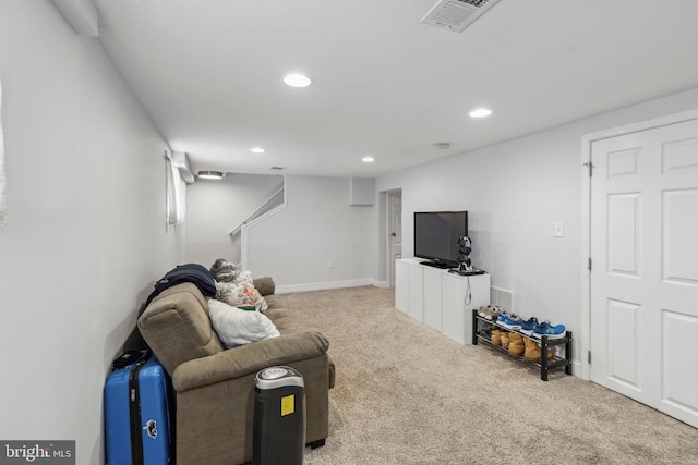 living area with carpet, recessed lighting, and baseboards