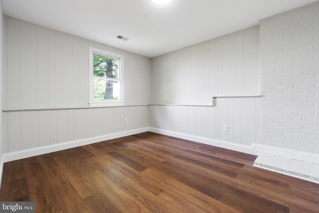 115 Pates Dr, Fort Washington, MD 20744 - empty room featuring wood finished floors and baseboards