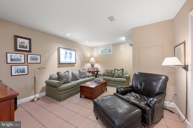 4360 Westover Pl NW, Washington, DC 20016 - living room with baseboards, visible vents, and recessed lighting