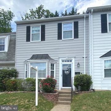 6033 Sweet Dale Ct, Springfield, VA 22152 - multi unit property featuring a front lawn