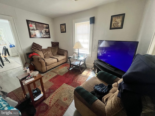 611 Truitt St, Salisbury, MD 21804 - living room with baseboards