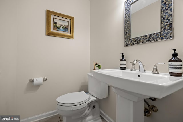 4 Rooftree Rd, Cherry Hill, NJ 08003 - bathroom featuring baseboards, toilet, and tile patterned floors