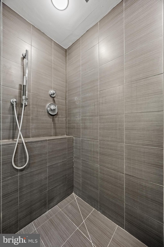 4 Rooftree Rd, Cherry Hill, NJ 08003 - full bath with a tile shower