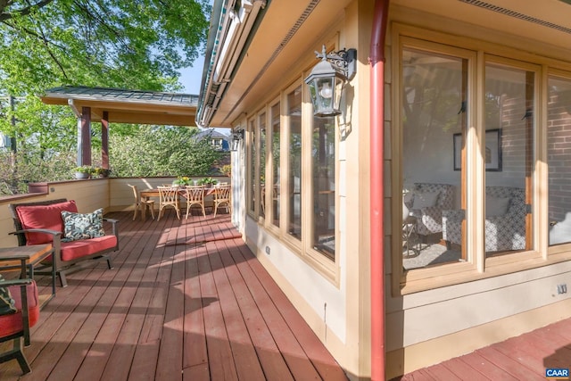 410 Altamont Cir, Charlottesville, VA 22902 - wooden terrace featuring outdoor dining area