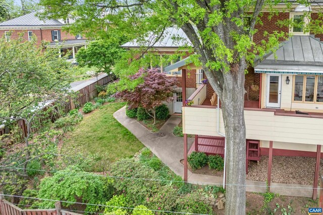 410 Altamont Cir, Charlottesville, VA 22902 - view of yard with fence